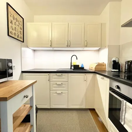 Apartment Sunshine @ Rosie Design *