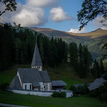 Apartment Sunshine @ Rosie Design *