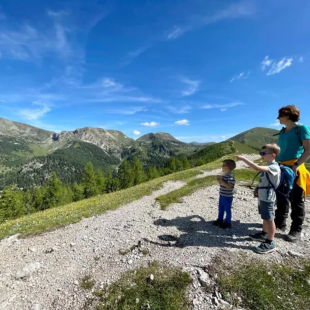 Apartment Sunshine @ Rosie Design